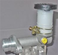 CLUTCH MASTER CYLINDER