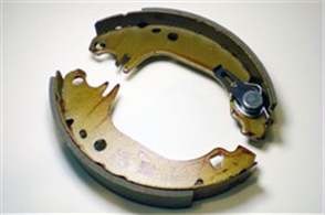 BRAKE SHOE REAR CPR 205,309 86- BENDIX 180 x 42mm